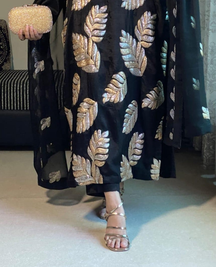 Zirwa Embroidered 3 pc