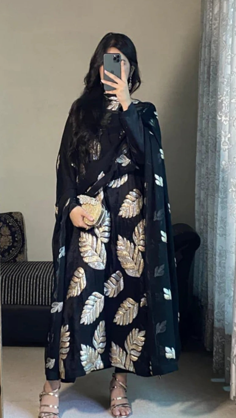 Zirwa Embroidered 3 pc