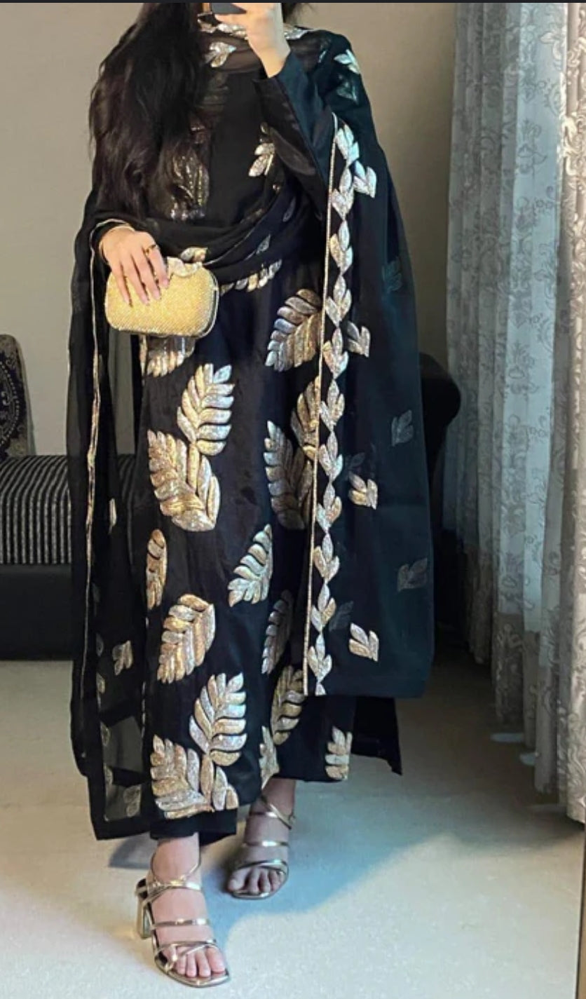 Zirwa Embroidered 3 pc