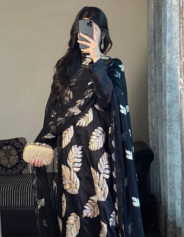 Zirwa Embroidered 3 pc